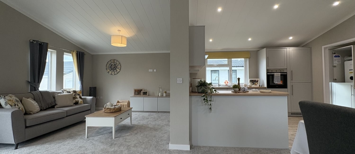 Newmarket 50ft 6 1500x650 [city]